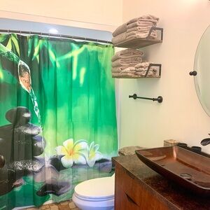 ❤️ NWT Nature Inspired Green and Black Shower Curtain for Bath